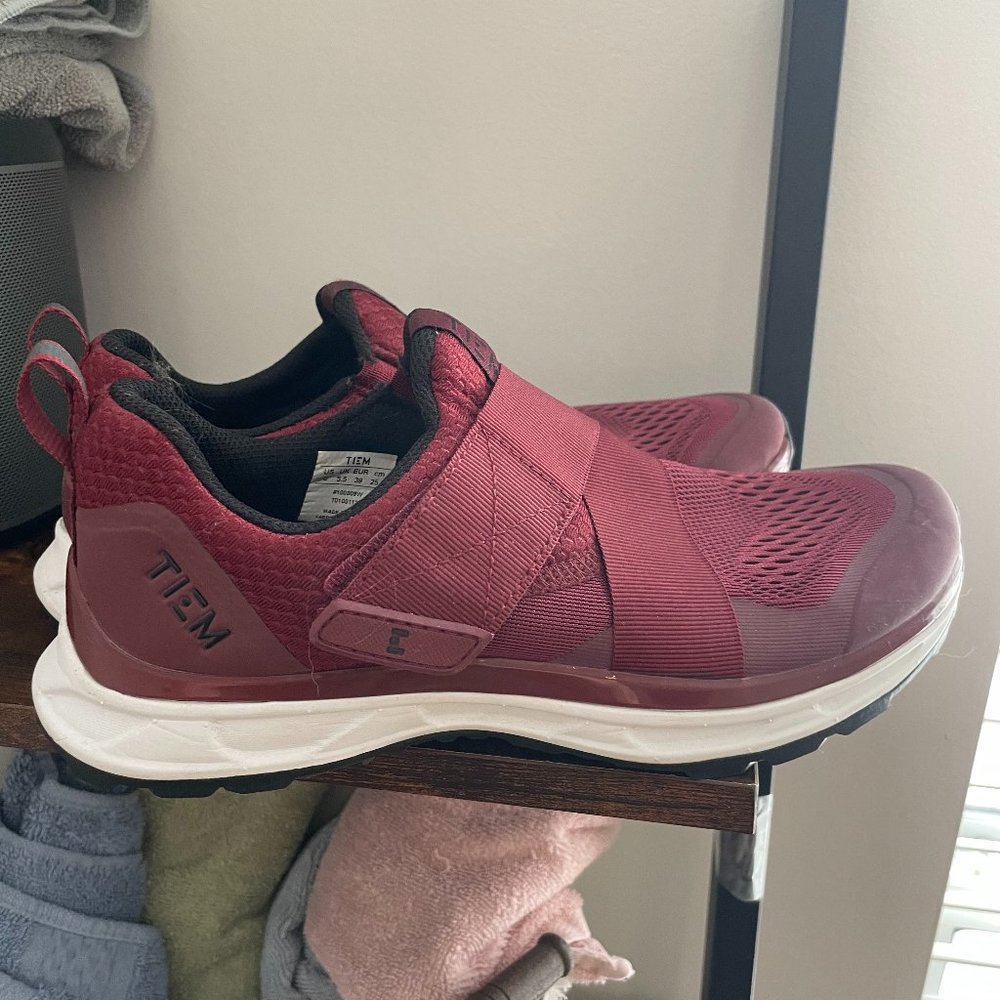 Tiem Slipstream Indoor Cycling Shoe Merlot Size 8 - With Cleats